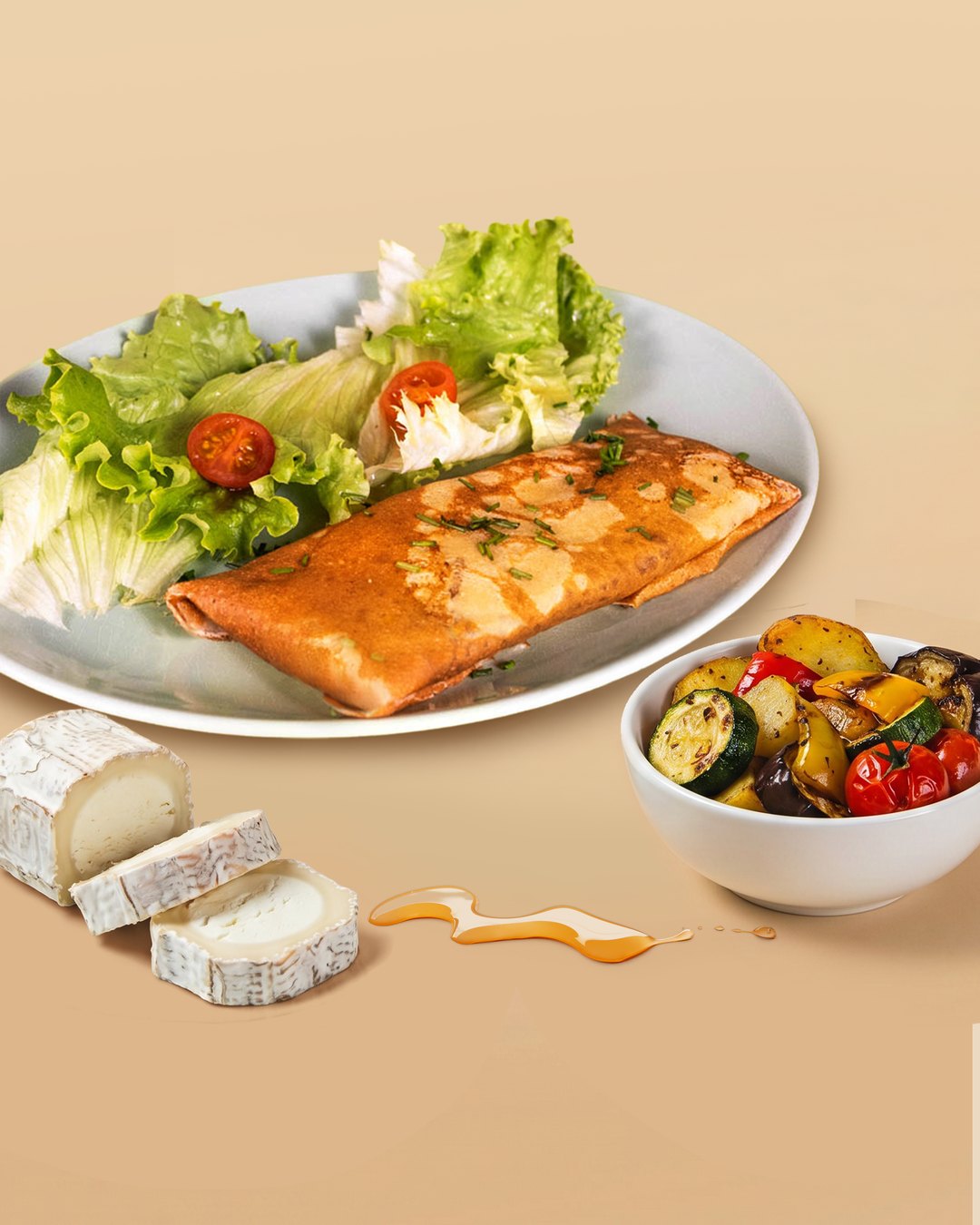 La Saint-Trop — crêpe froment garnie de chèvre frais, emmental râpé français, légumes du soleil et miel